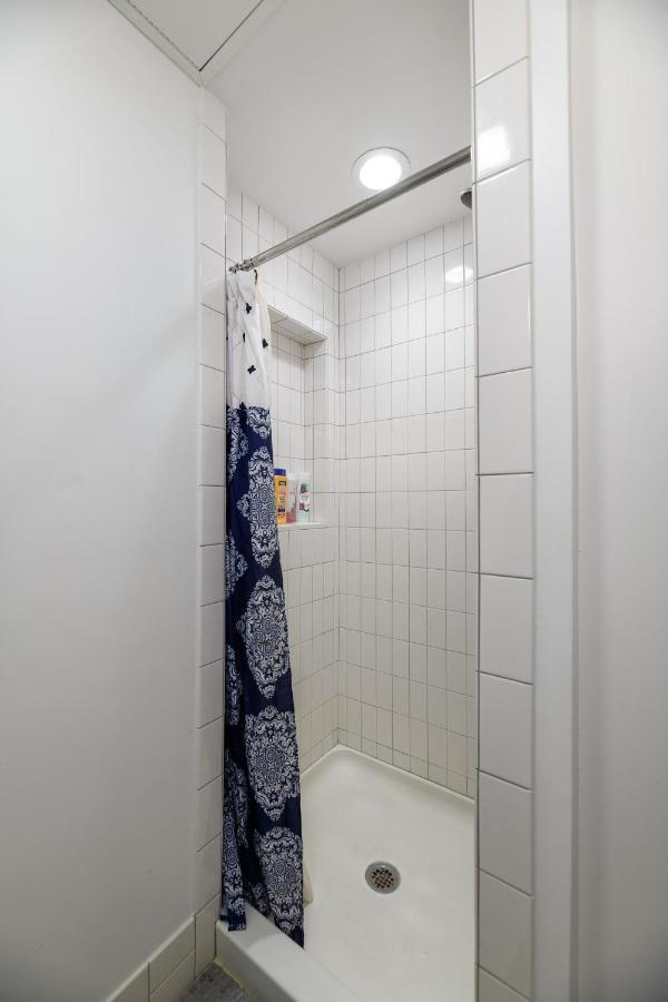 Small Fully Equipped Contemporary Near Mgh Apartamento *